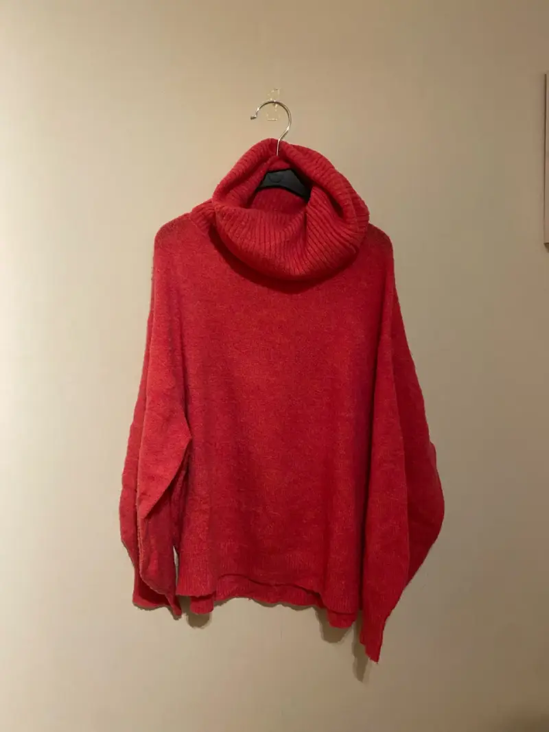 Sweater rojo con cuello leer descripcion - 2