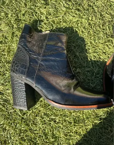 Botines de cuero negros - miniatura 1