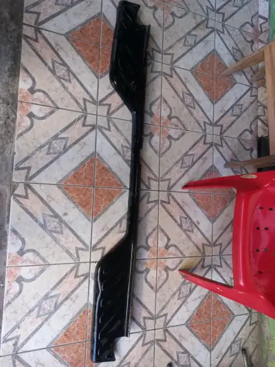 Estribo lateral negro para auto - miniatura 3