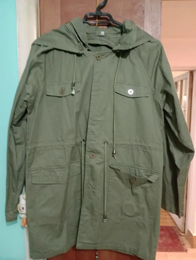 Parka verde con capucha - 1