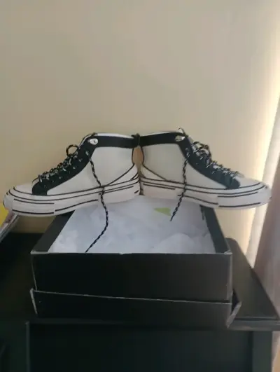 Zapatillas de caña alta blancas y negras - miniatura 2