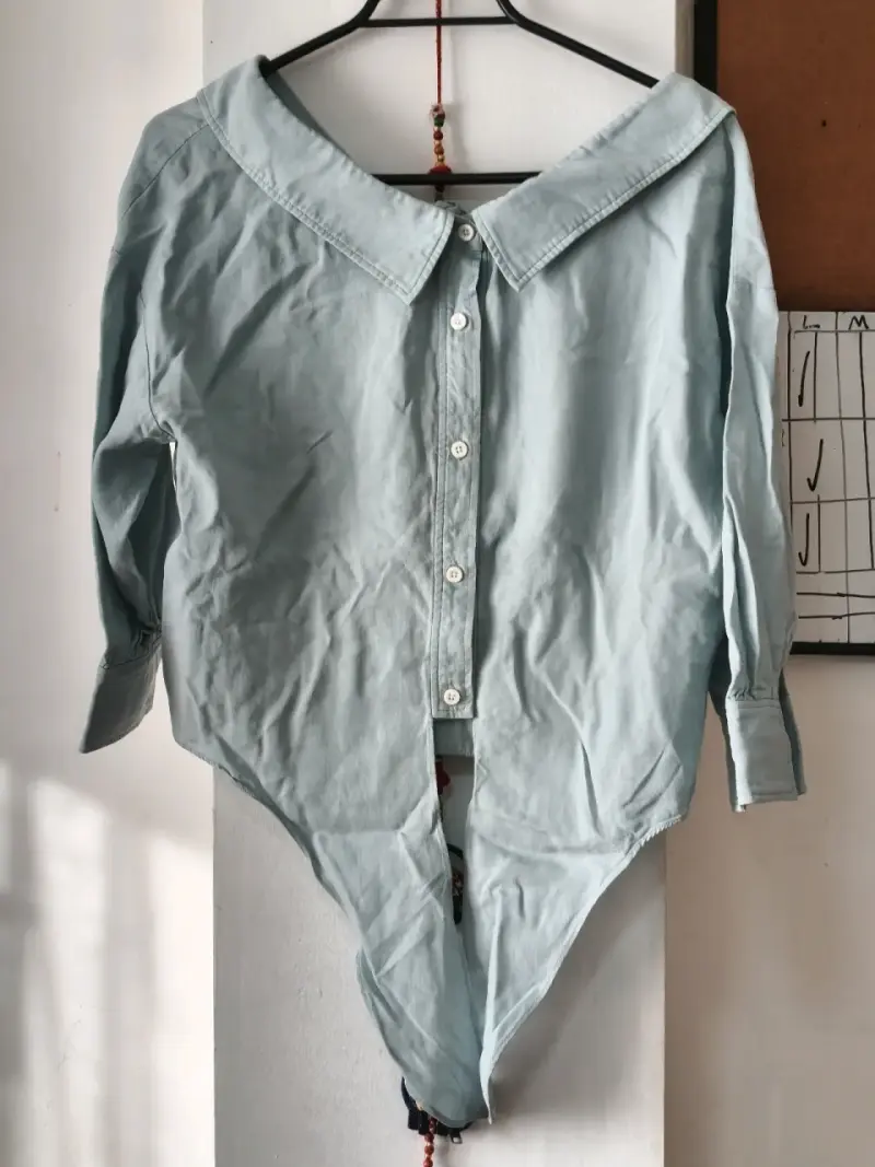 Camisa corta con amarre