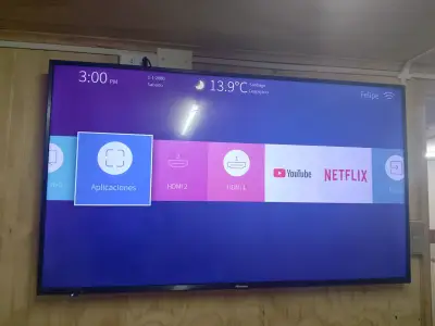 Smart TV Hisense de 55 pulgadas - miniatura 1
