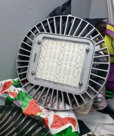 Luz LED industrial Philips - miniatura 1