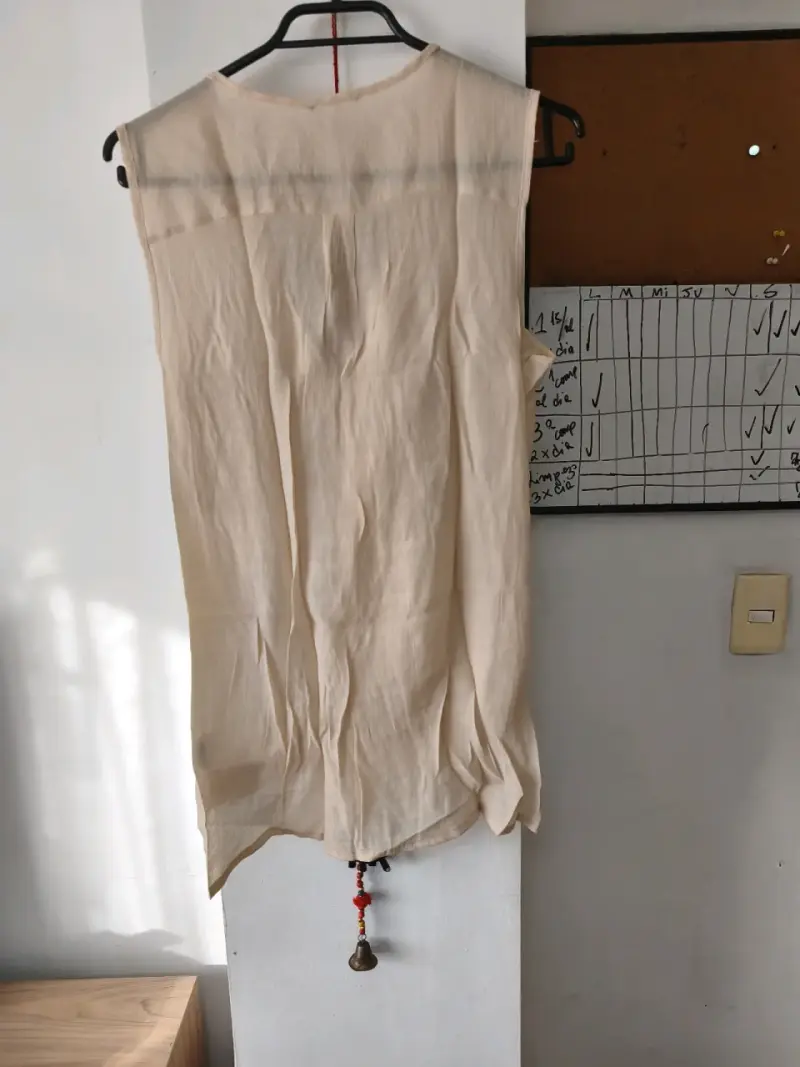 Blusa sin mangas beige - 4