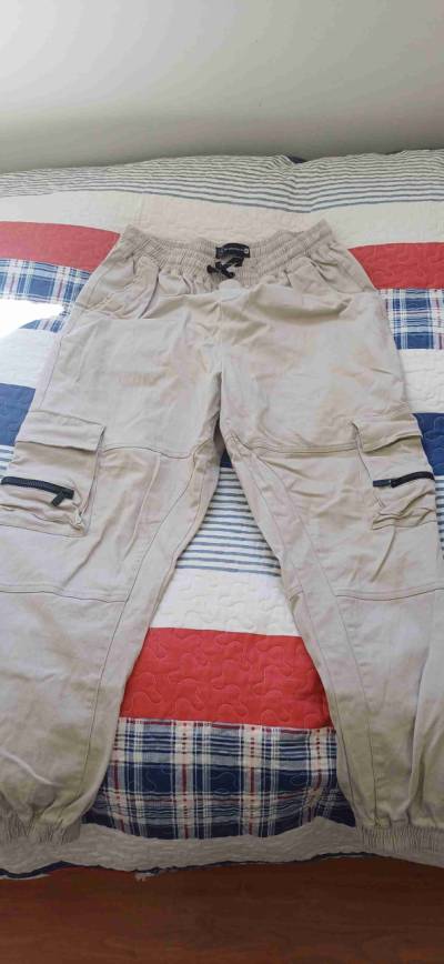 Buzo cargo beige regular fit - miniatura 1