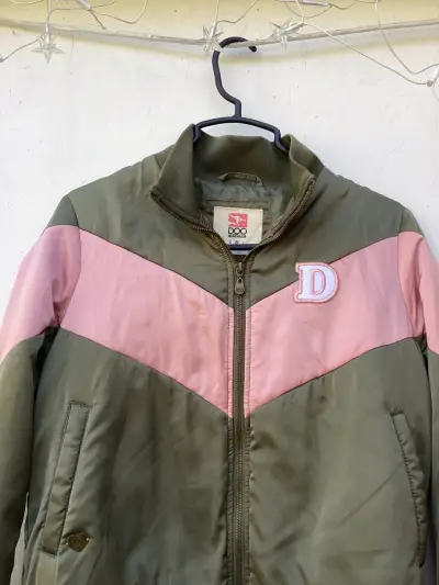 Chaqueta bomber bicolor verde y rosado - miniatura 2