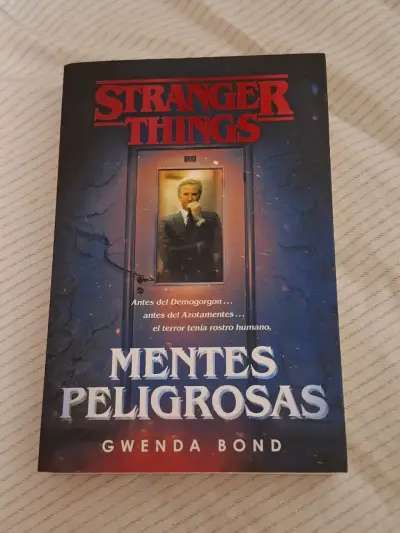 Libro Stranger Things: Mentes Peligrosas - miniatura 1