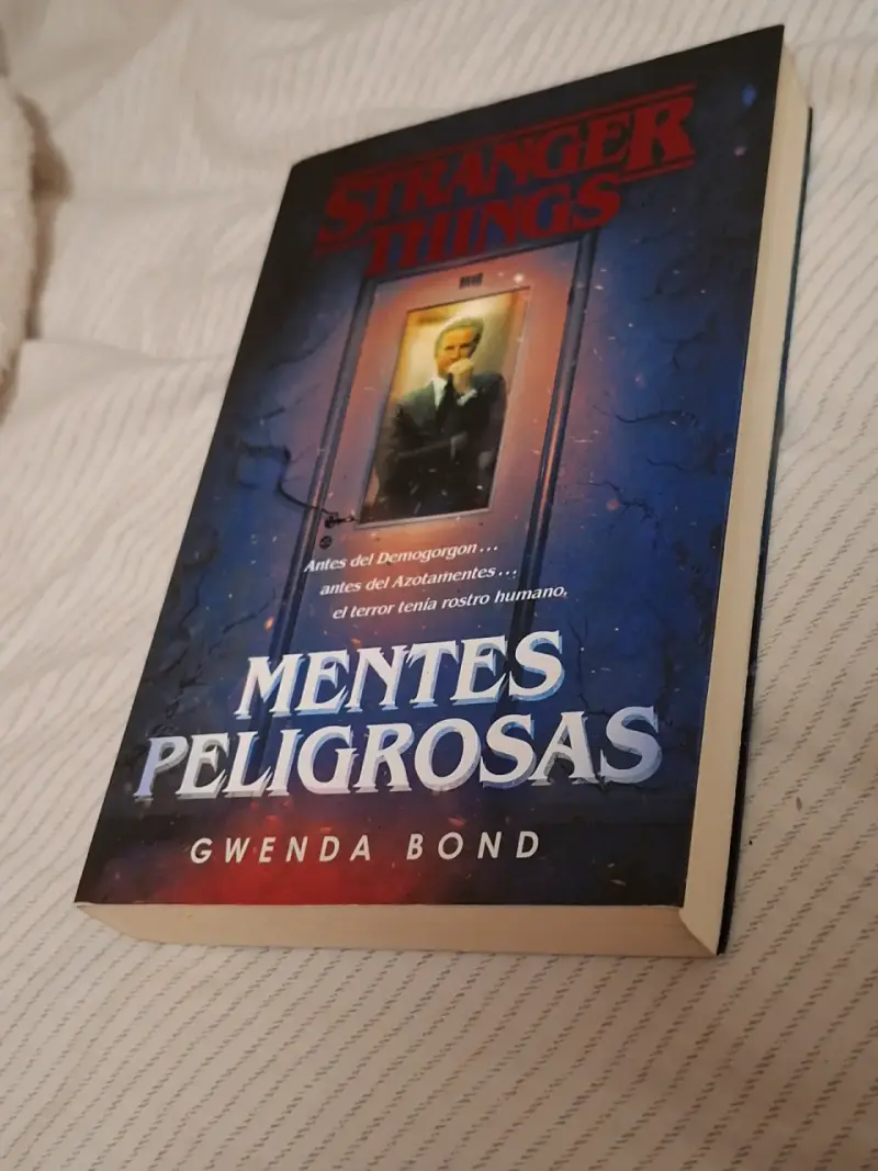 Libro Stranger Things: Mentes Peligrosas - 3