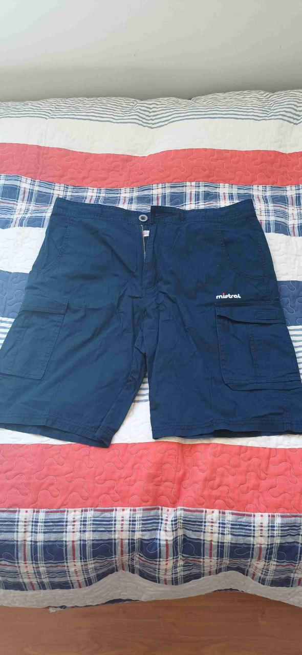 Shorts azules Mistral