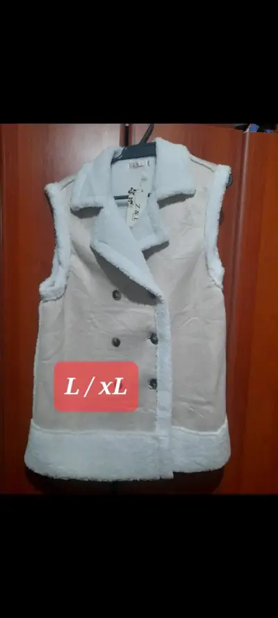 Chaqueta marrón con forro blanco - miniatura 2