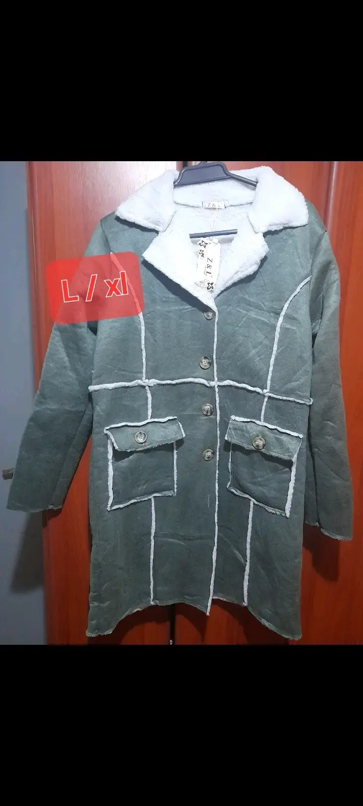 Chaqueta marrón con forro blanco - 3