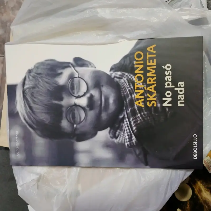 Libro 'No pasó nada' Antonio Skármeta - 1