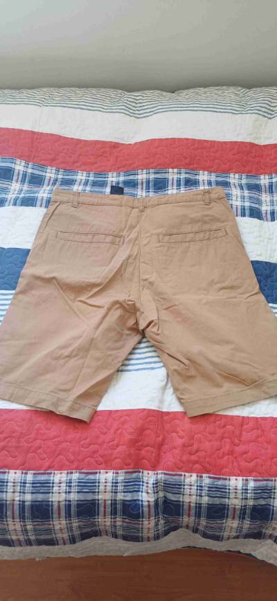 Shorts beige para hombre - miniatura 2