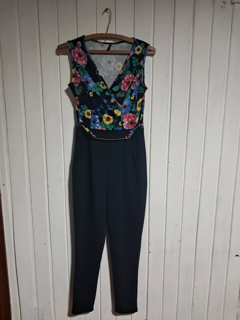 Enterito floral sin mangas