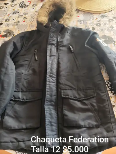 Parka negra con capucha de piel - miniatura 3