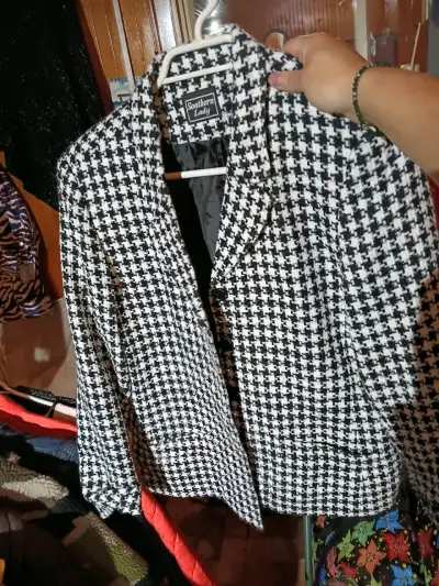 Blusa azul con pañuelo - miniatura 2