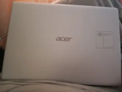 Notebook Acer en buen estado - miniatura 2
