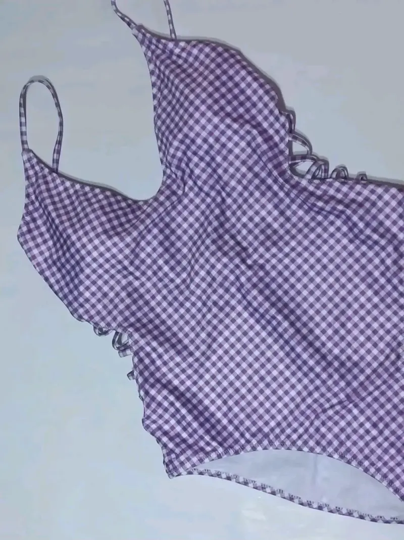 Traje de baño cuadros morados