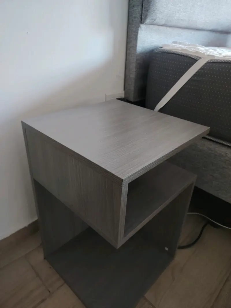 Velador de madera gris - 2