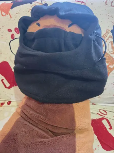 Gorro tejido burdeos con pompón - miniatura 2