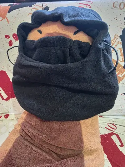 Gorro tejido burdeos con pompón - miniatura 3