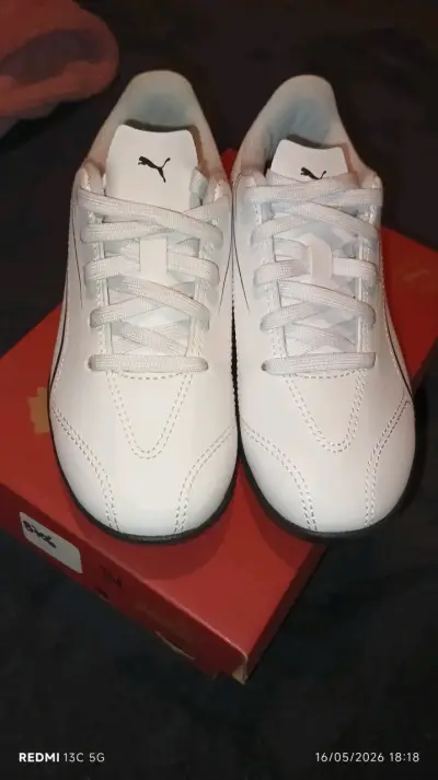 Zapatillas blancas deportivas - miniatura 2