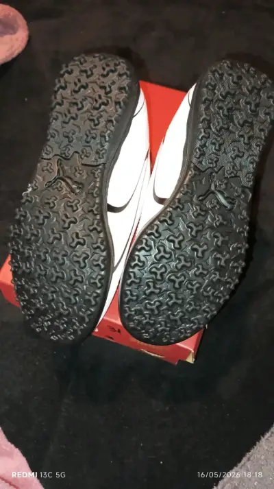 Zapatillas blancas deportivas - miniatura 3