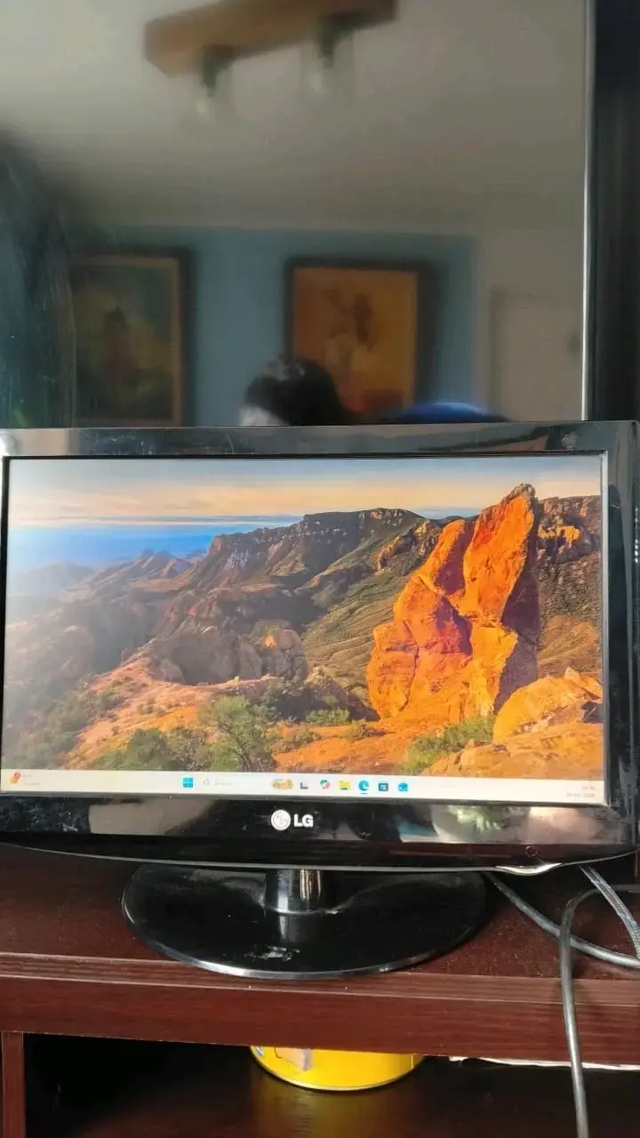 Monitor LG pantalla ancha - 6