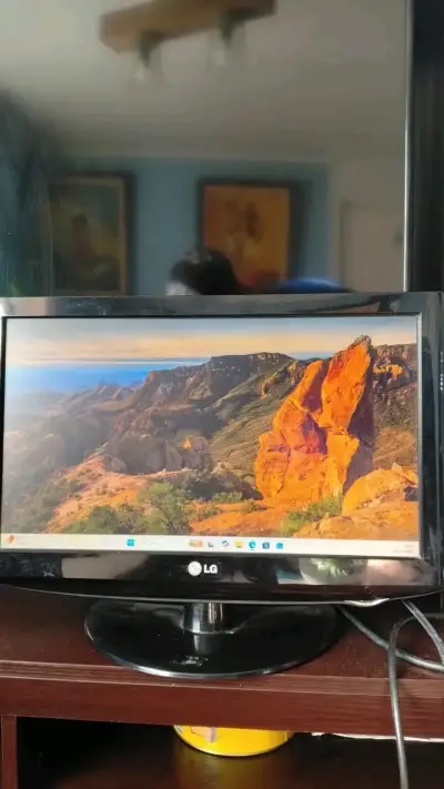 Monitor LG pantalla ancha - miniatura 6
