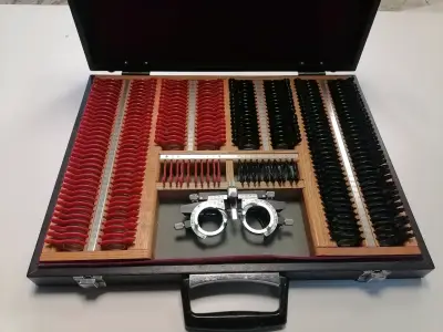 Se vende Set de lentes de prueba optométricos - miniatura 1