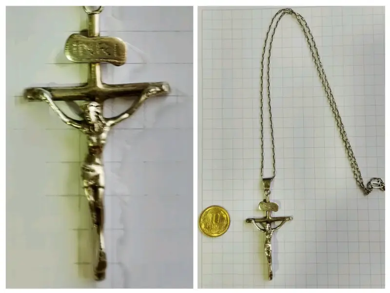 Crucifijo de cadena en metal