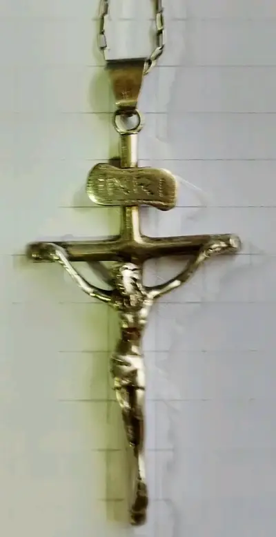 Crucifijo de cadena en metal - miniatura 2
