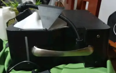Máquina de humo profesional - miniatura 3