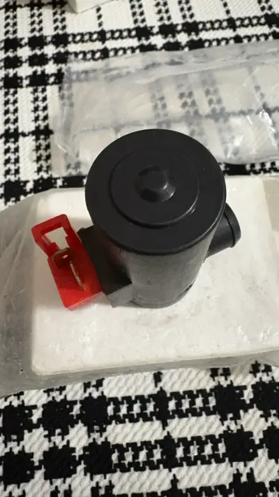 Bomba agua limpia parabrisas universal - miniatura 2