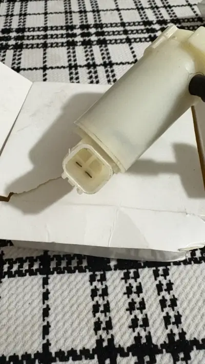 Bomba agua limpiaparabrisas Subaru - miniatura 3