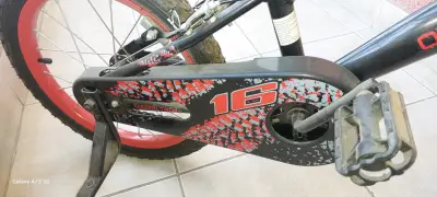 Bicicleta Ozark Trail 16 pulgadas - miniatura 1