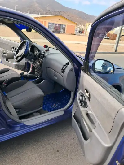Hyundai accent prime 2004 diésel full 400mil kms - miniatura 5