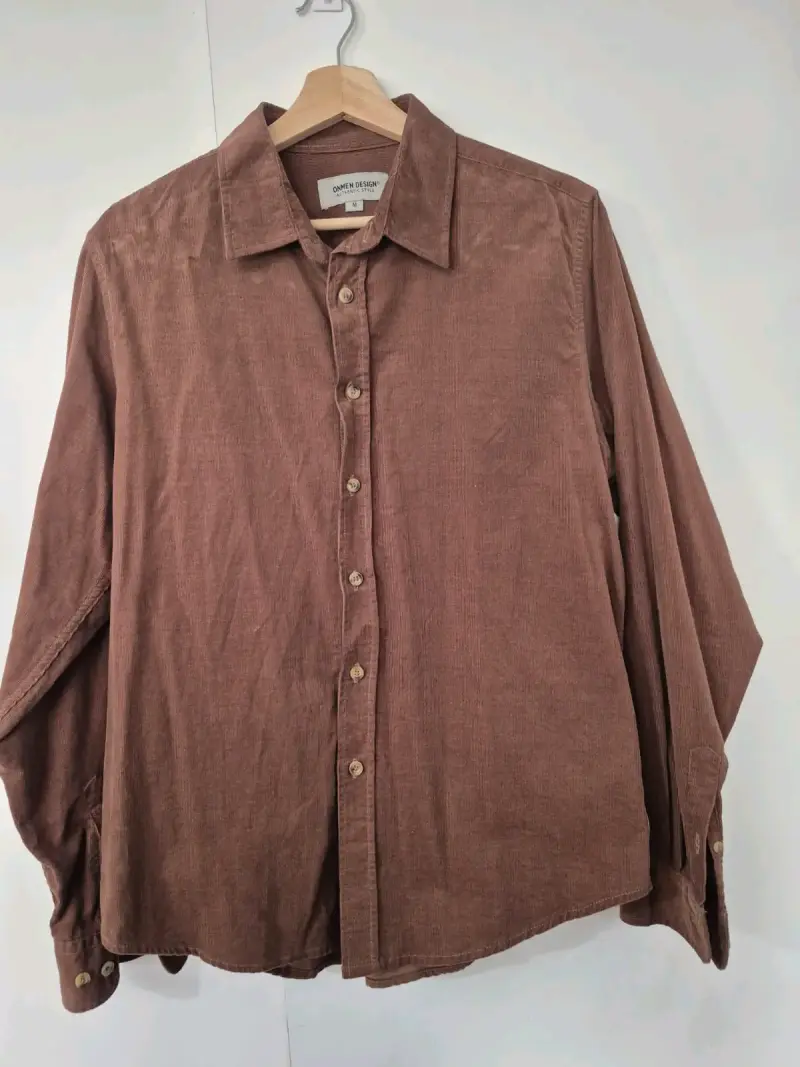 Camisa marrón de pana Bearcliff