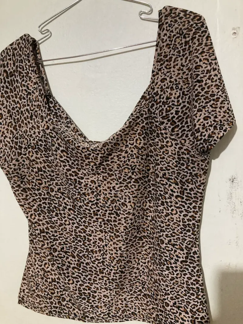 Polera estampado animal print - 2