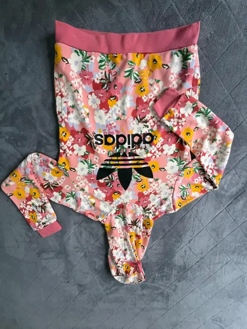 Buzo floral Adidas