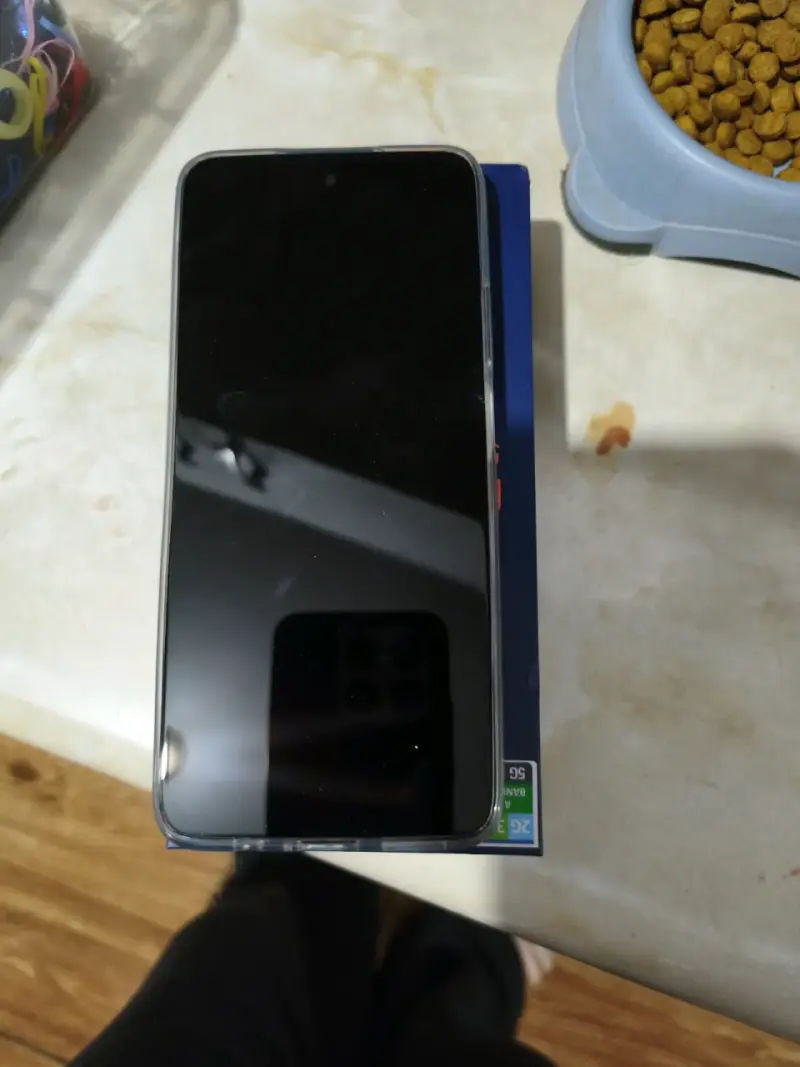 Smartphone Moto G35 5G nuevo - 3