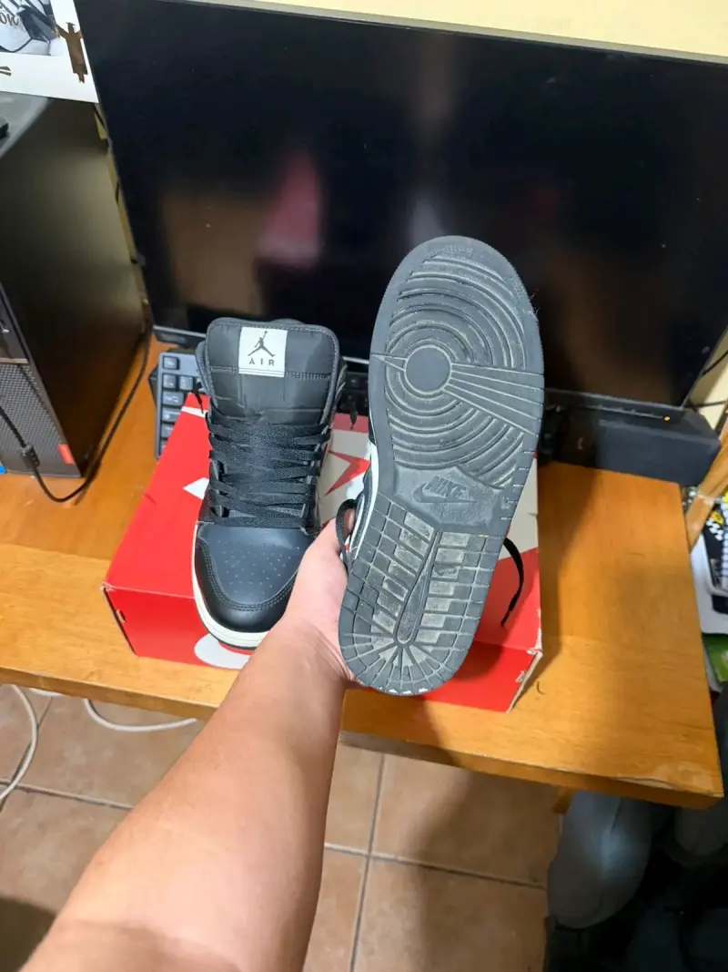 Air jordan 1 mid - 6