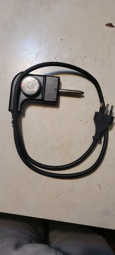 Termostato eléctrico con enchufe - miniatura 1