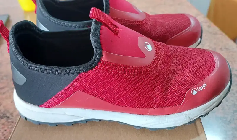 Zapatillas niño rojo y negro - 3