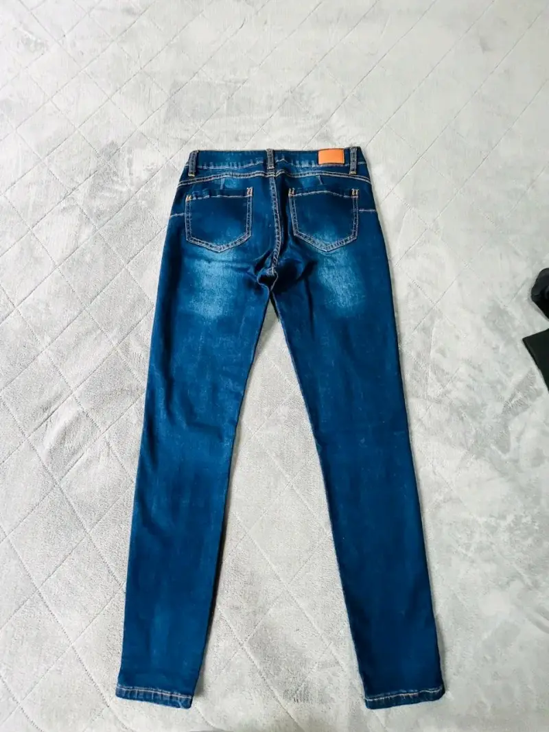 Jeans pitillos con push op - 3