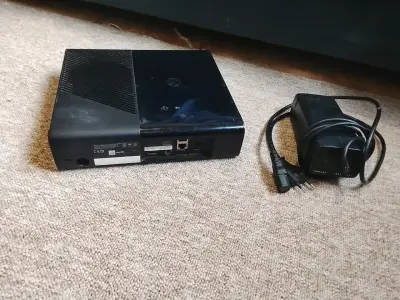 Xbox 360 usada - miniatura 2