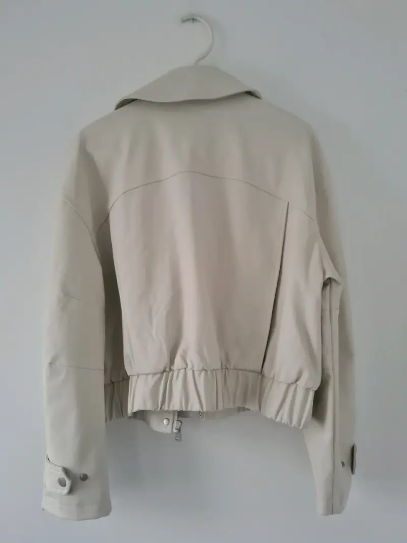 Chaqueta beige nueva con etiquetas - 2