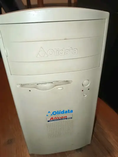 Gabinete retro año 2000 - miniatura 2