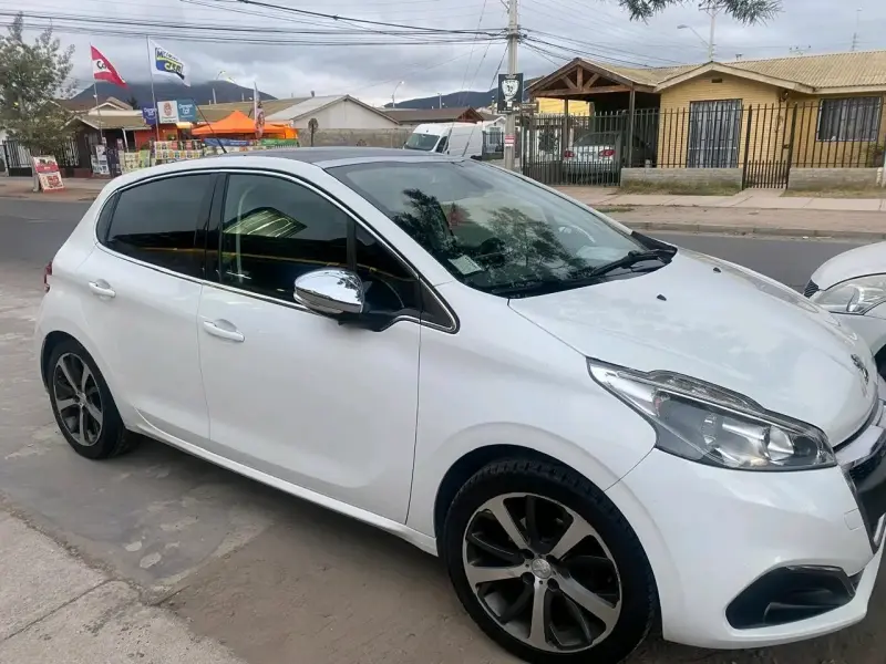 Peugeot 208 diesel buen estado - 2